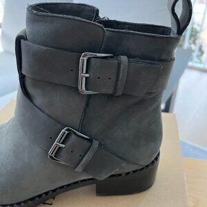 GENTLE SOULS By Kenneth Cole Black Nubuck Moto Boots 8M